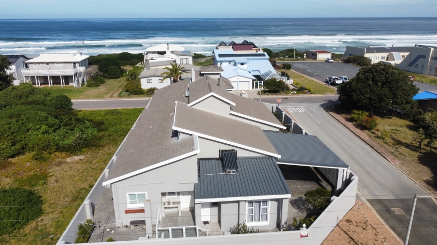 4 Bedroom Property for Sale in Outeniqua Strand Western Cape